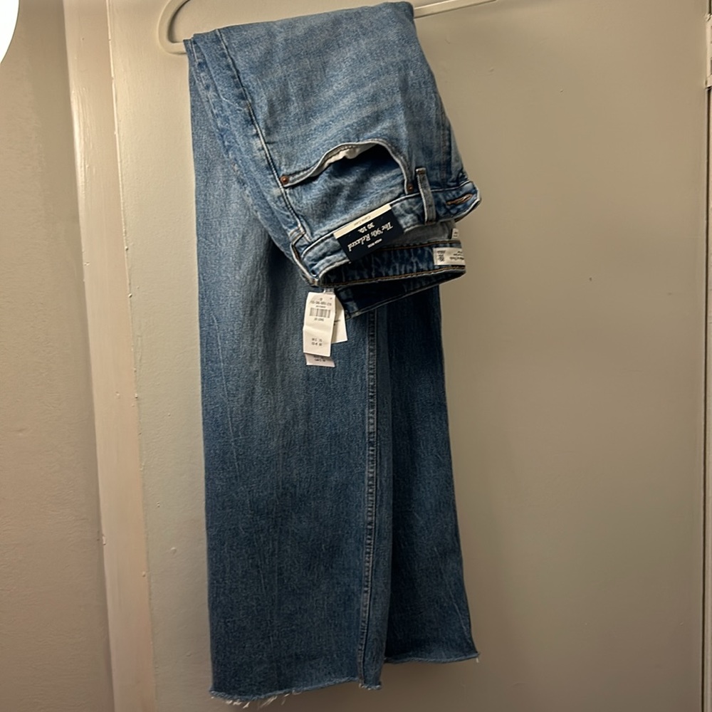 NWT ABERCROMBIE CURVE LOVE MEDIUM WASH JEANS 30 Long SZ 10 us womens